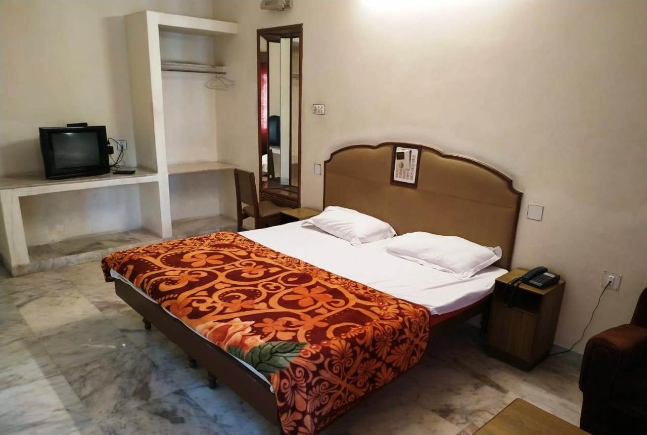 Hotel Vinayakam Udaipur Exterior photo