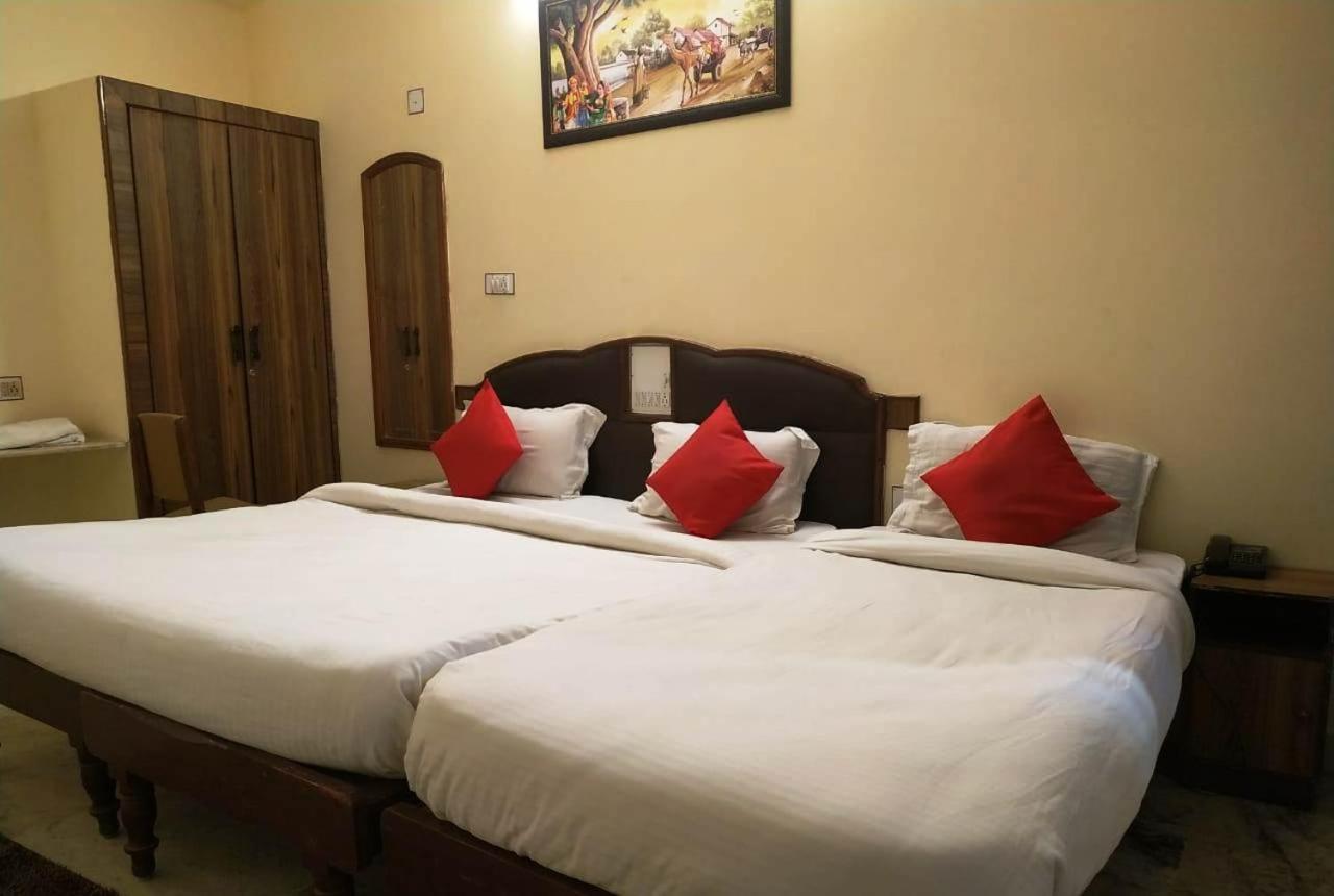 Hotel Vinayakam Udaipur Exterior photo