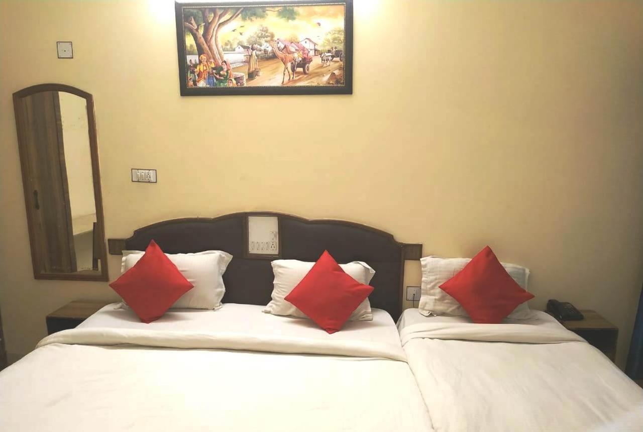 Hotel Vinayakam Udaipur Exterior photo