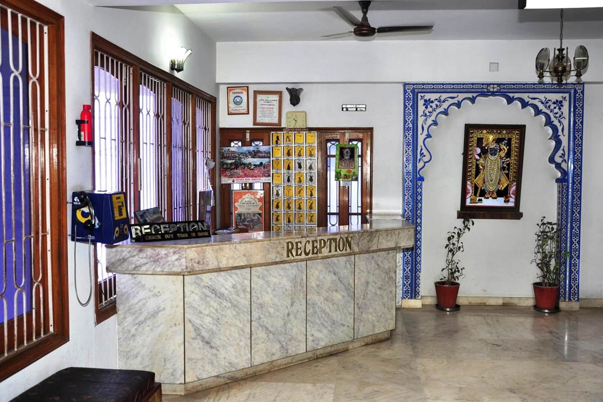 Hotel Vinayakam Udaipur Exterior photo